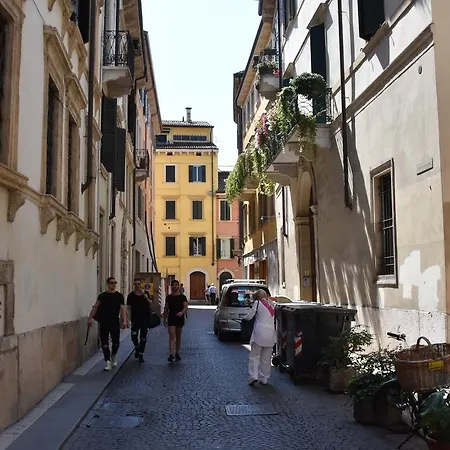 Il Cuscino Di Giulietta * Verona